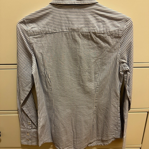 NWOT Tommy Hilfiger button down shirt - Picture 4 of 4